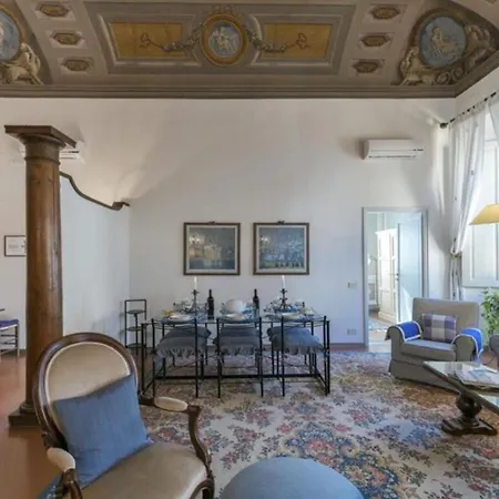 Palazzo Delle Croci *